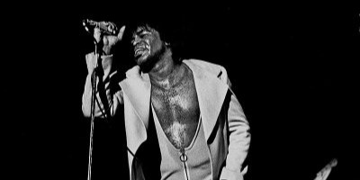 800px-James-Brown_1973-400x267